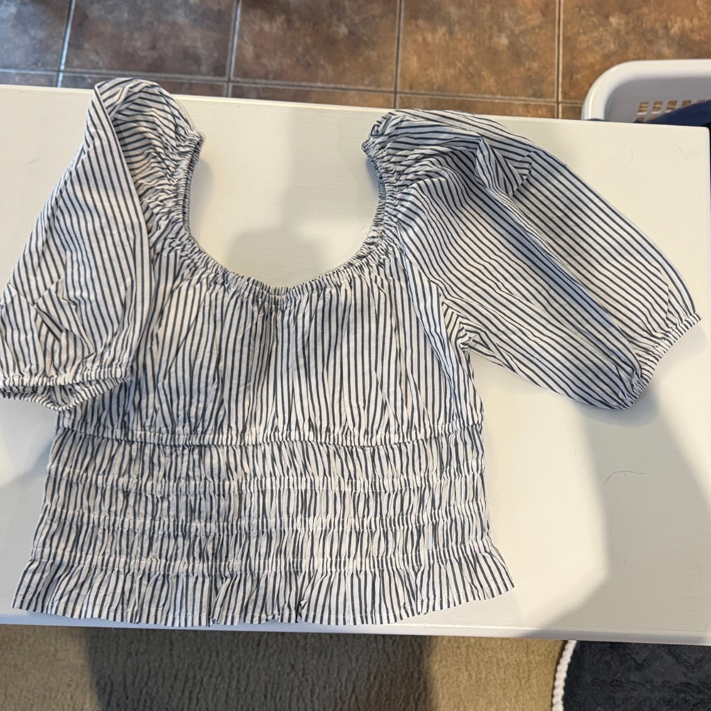 American Eagle Outfitters Black and White Striped crop Top